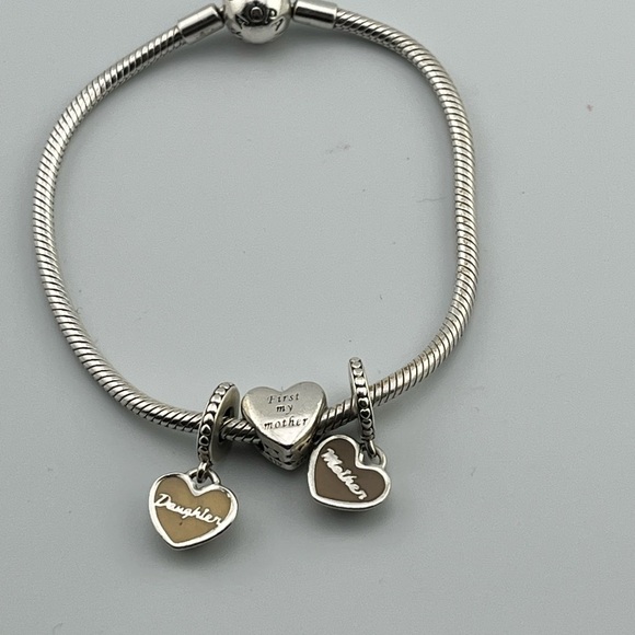 Pandora Bracelet 8" Plus 3 Charms - Mother Daughter First Mother Second Friend - Picture 1 of 7
